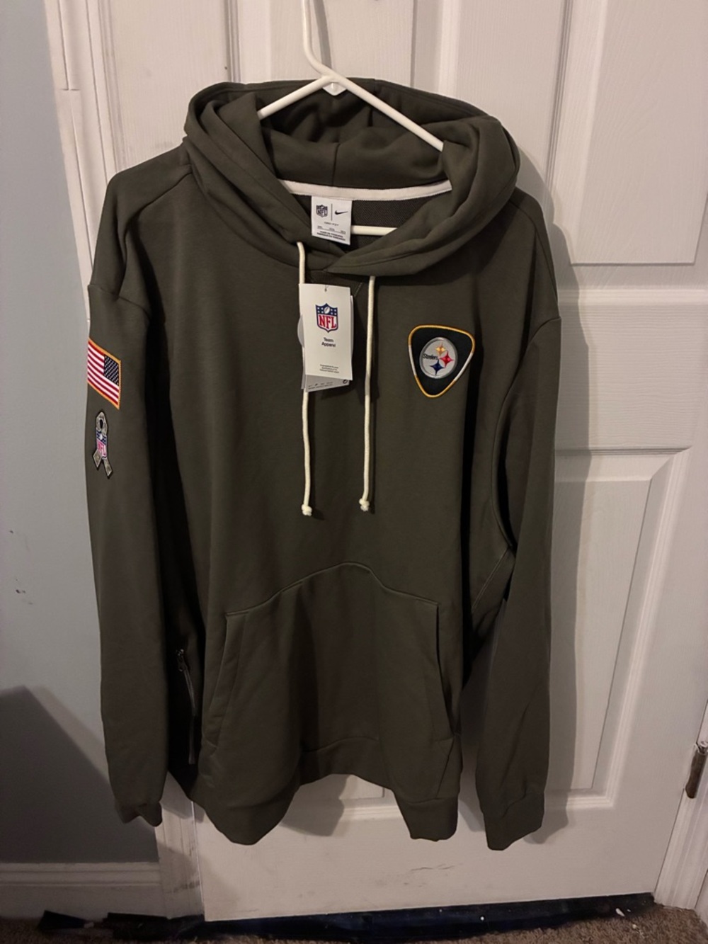 Men’s Pittsburgh Steeler Nike Olive Salute to Service Sideline Hoodie